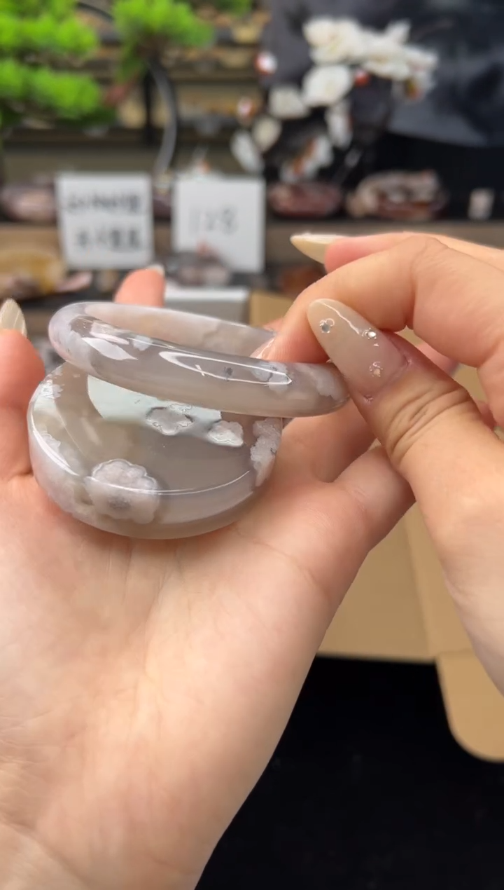 【闪购商品】石英质玉手镯未镶嵌59圈口（赠送镯心）12247