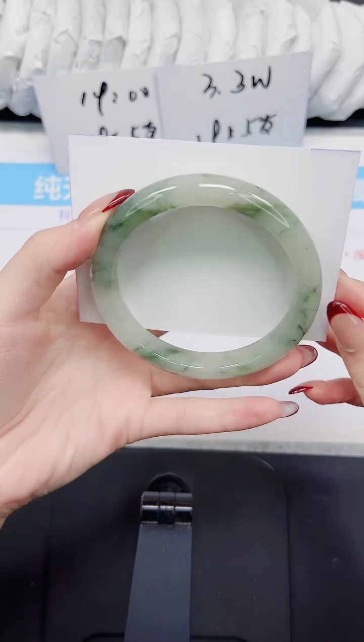 【闪购商品】石英质玉手镯未镶嵌412