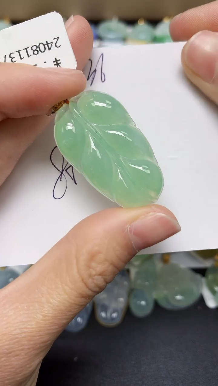 翡翠18K金镶嵌颈饰 天然翡翠A货