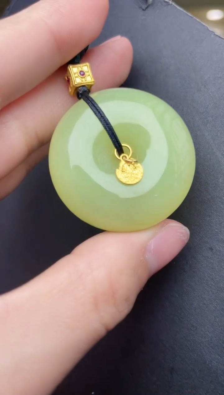 【闪购商品】和田玉吊坠18K金镶嵌平安扣吊坠