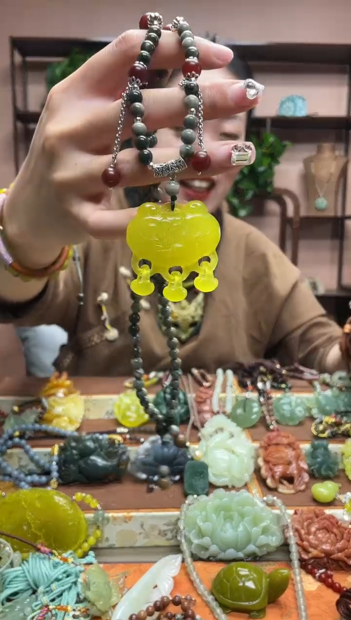 未镶嵌岫玉吊坠·