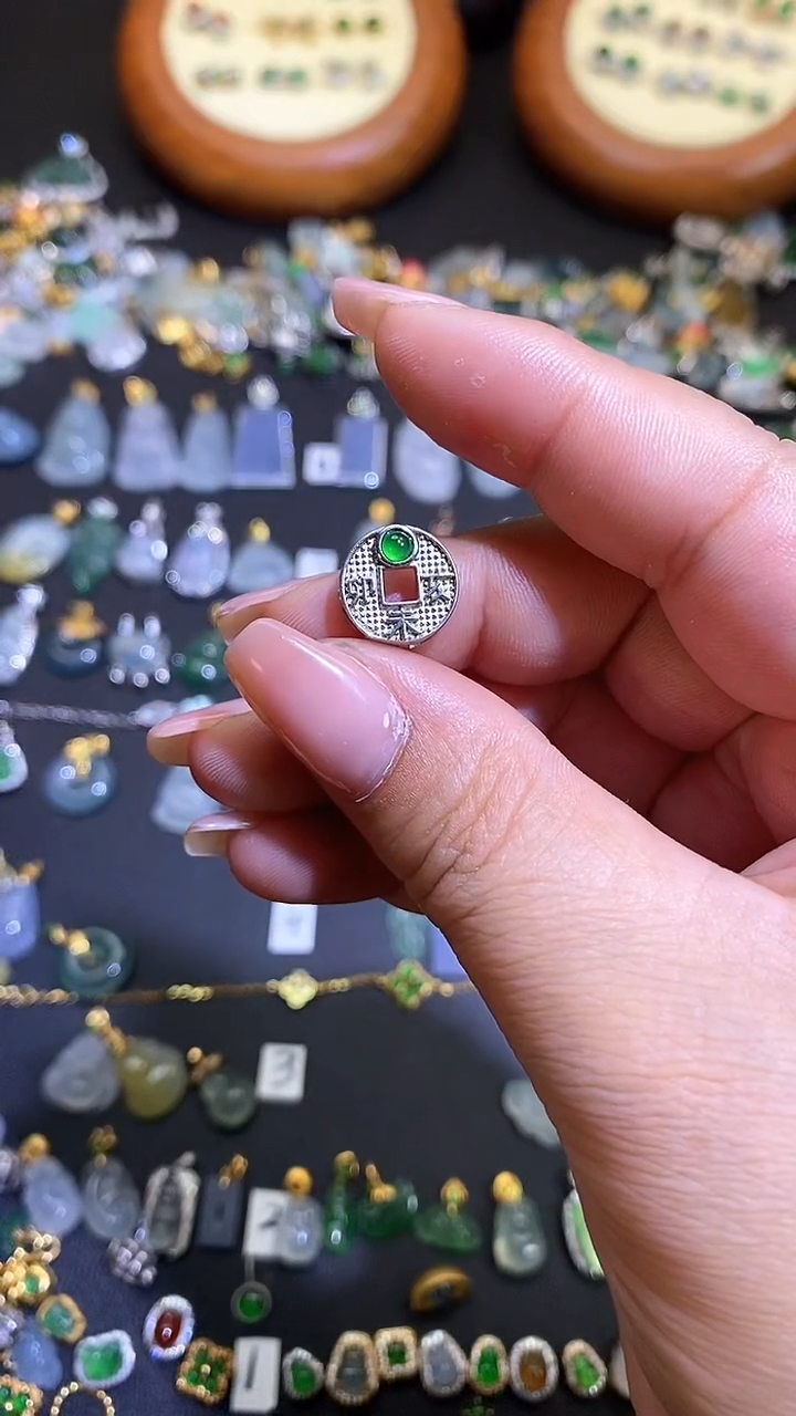 【闪购商品】翡翠吊坠(不含链)银S925镶嵌1