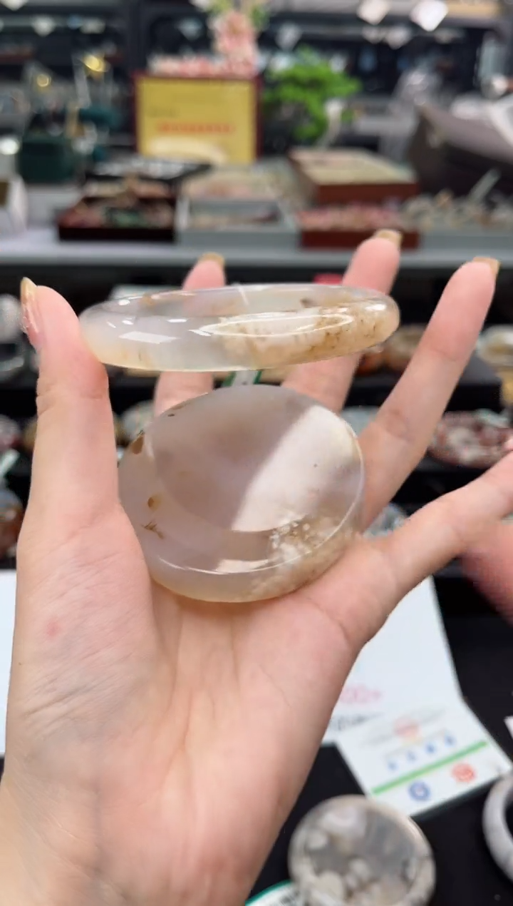 【闪购商品】石英质玉手镯未镶嵌62圈口（赠品镯心）34562594