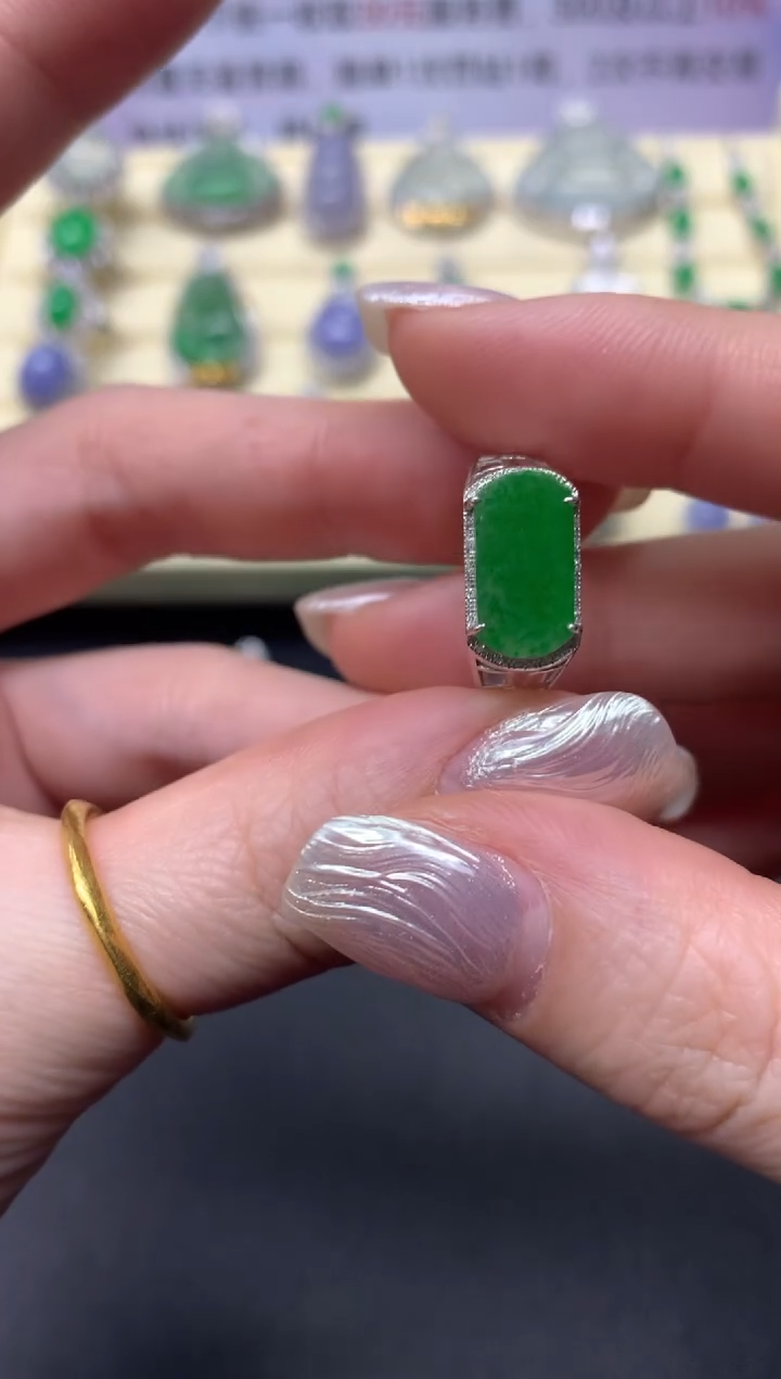 【闪购商品】翡翠戒指18K金镶嵌戒指|1450+145