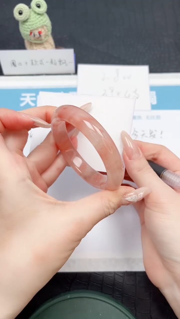 【闪购商品】石英质玉手镯未镶嵌156-54.2