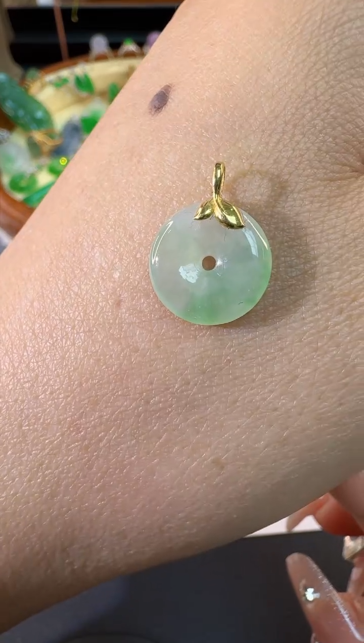 【闪购商品】翡翠颈饰18K金镶嵌缅甸A货翡翠平安扣吊坠