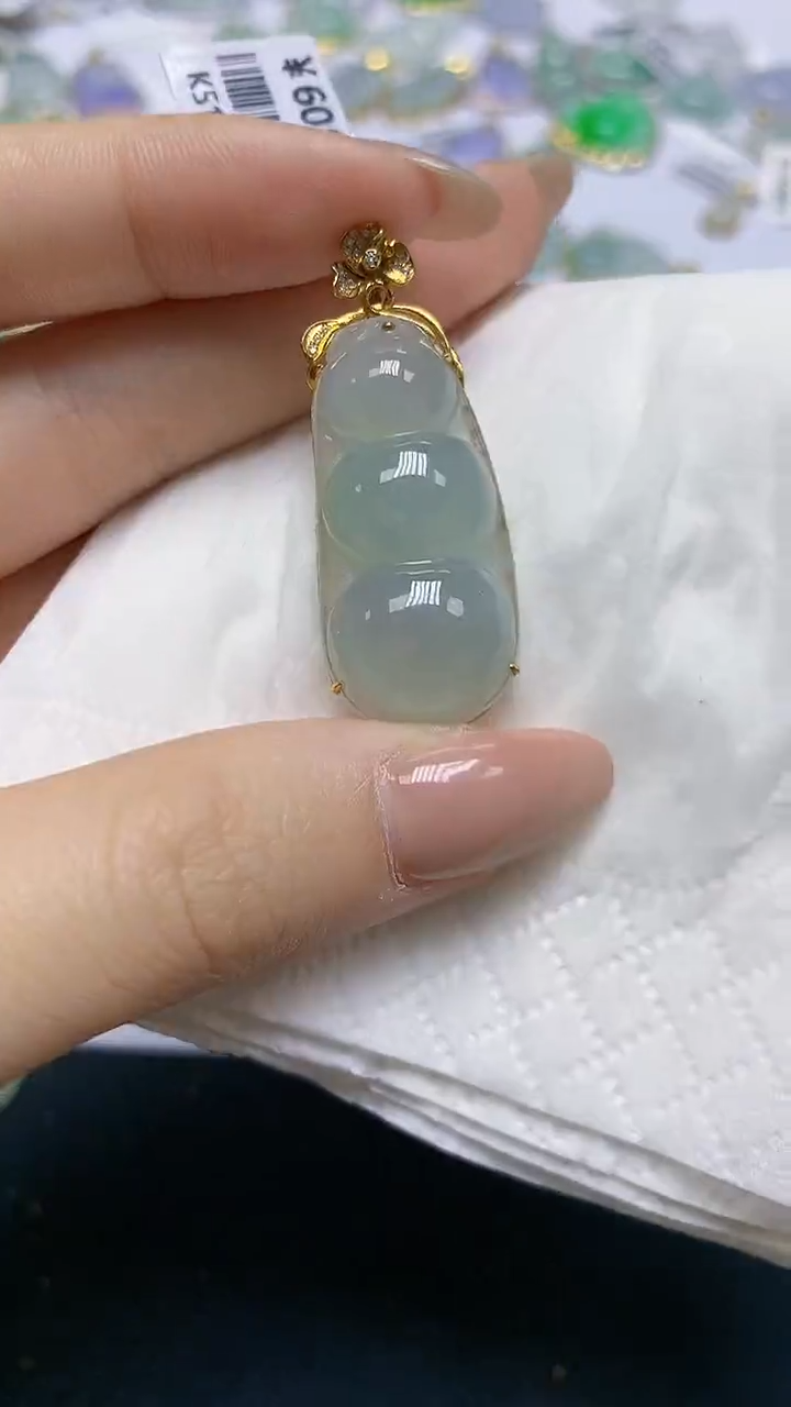 翡翠18K金镶嵌颈饰天然缅甸A货翡翠