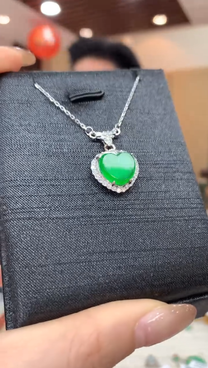 套链未镶嵌翡翠爱心