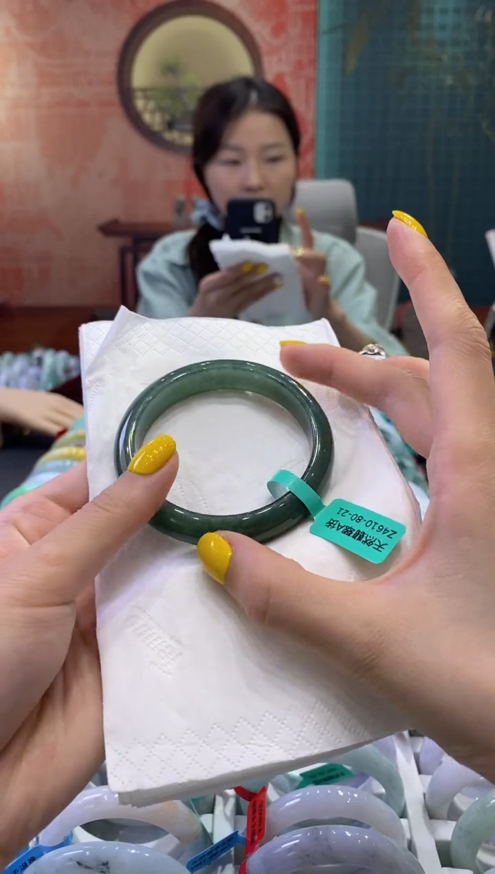 翡翠手镯未镶嵌多人19328