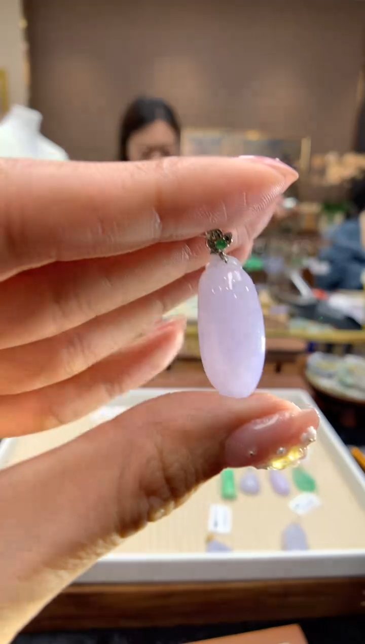 【闪购商品】翡翠颈饰18K金镶嵌瓜