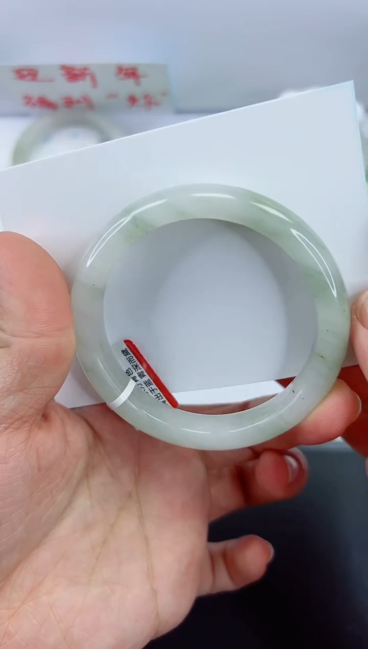 【闪购商品】石英质玉手镯未镶嵌213-56.2