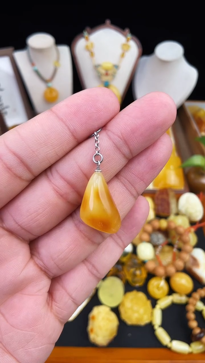 琥珀未镶嵌珠宝奇石柒月