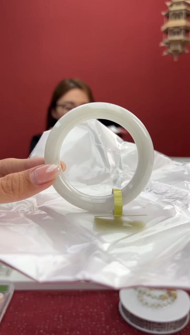 【闪购商品】翡翠手镯（圆镯）未镶嵌8手镯