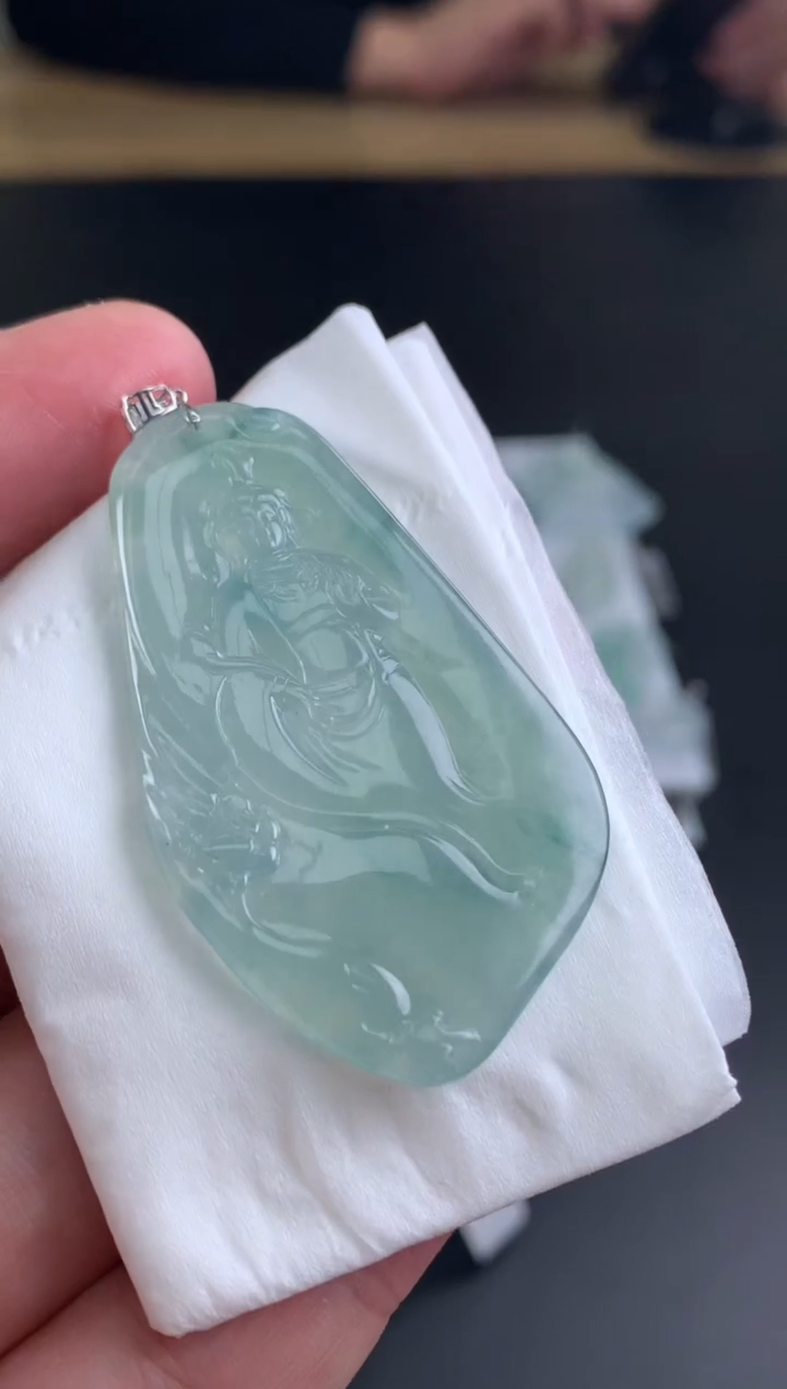 【闪购商品】翡翠颈饰18K金镶嵌翡翠