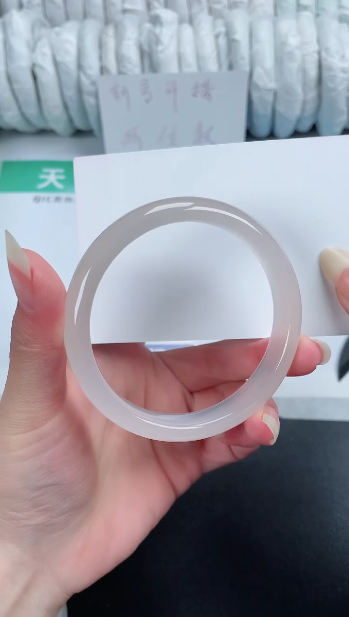 【闪购商品】石英质玉手镯未镶嵌3-60