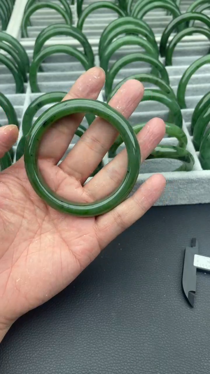 未镶嵌手镯和田玉（碧玉）56-60.9