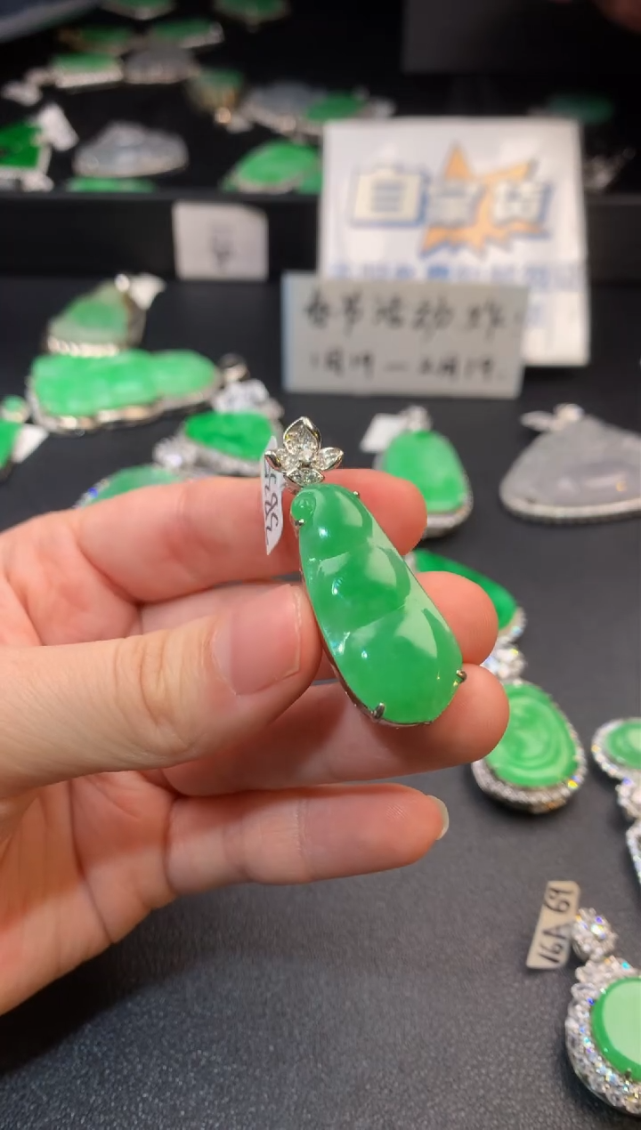 【闪购商品】翡翠颈饰银S925镶嵌翡翠