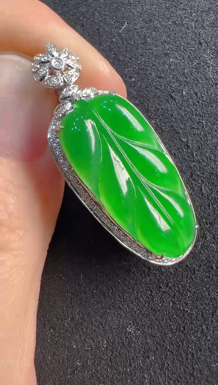 【闪购商品】翡翠吊坠(不含链)18K金镶嵌多样性发货拍一发一