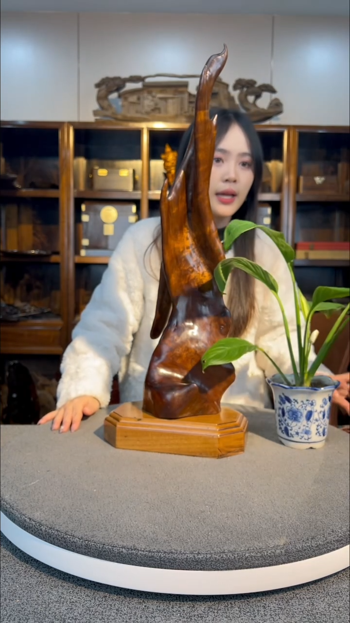 【闪购商品】金丝楠木雕随型摆件10