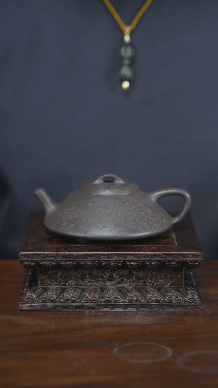 【闪购商品】紫砂茶壶合瓢 紫泥刻梅 140cc