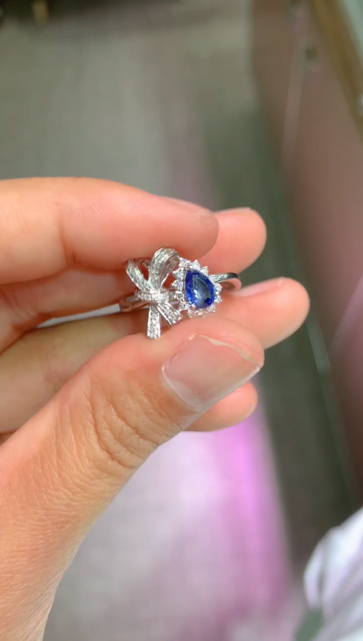 【闪购商品】蓝宝石戒指18K金镶嵌0.8CT