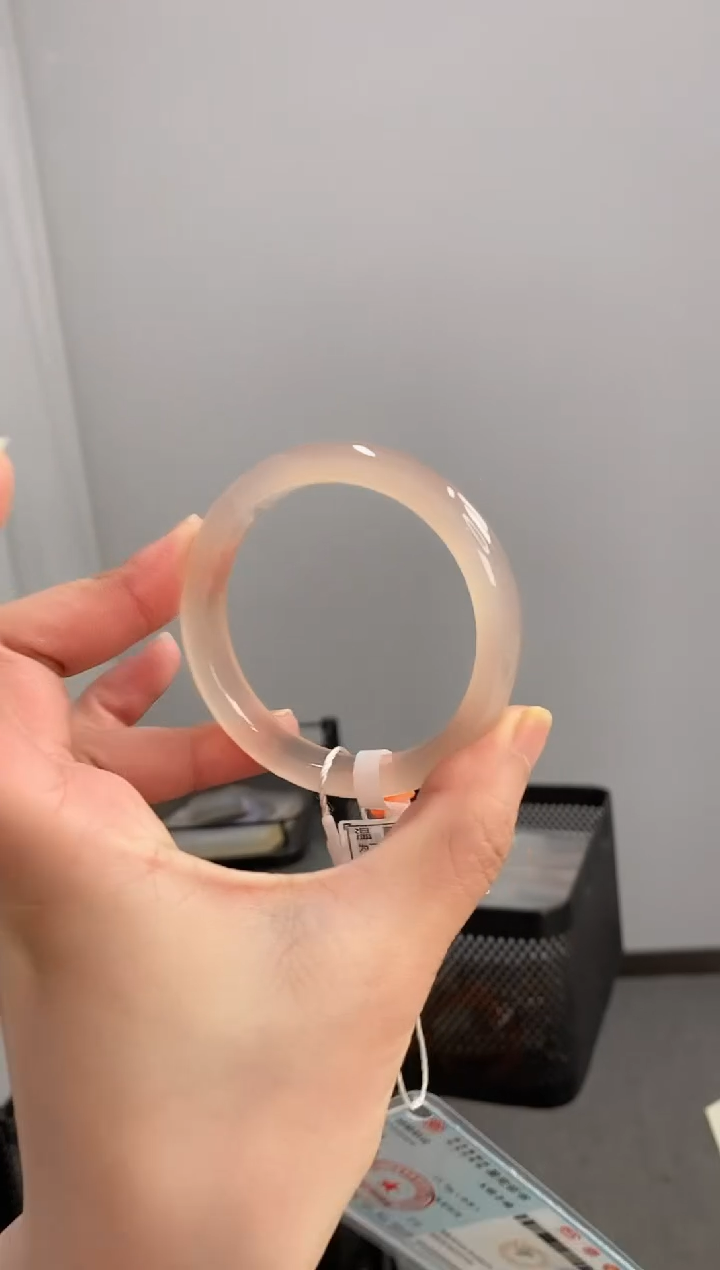 【闪购商品】玛瑙/玉髓手镯未镶嵌52圈