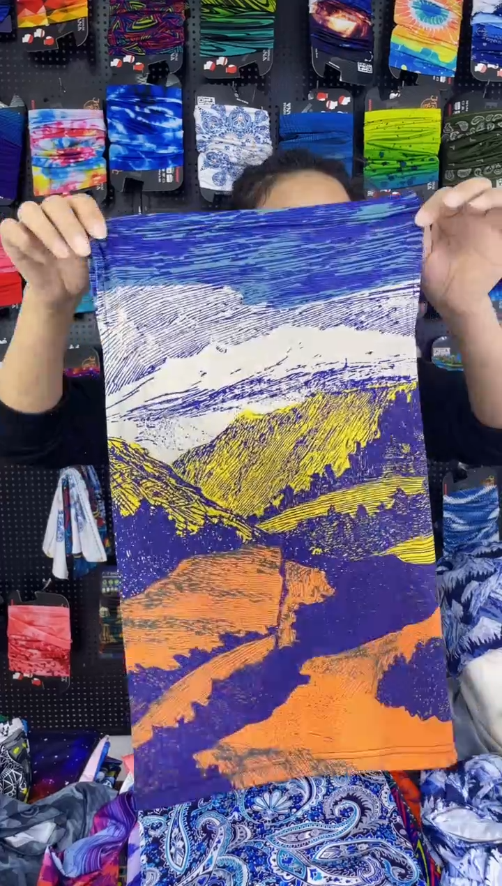 涤纶龍**人云霭雪巅面罩