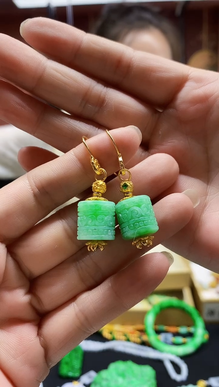 颈饰未镶嵌翡翠翡翠耳饰