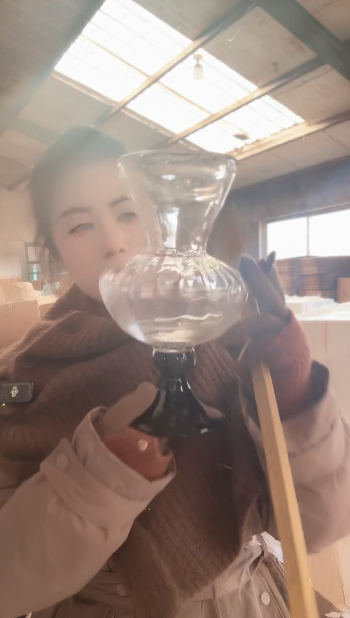 091直播玻璃花瓶