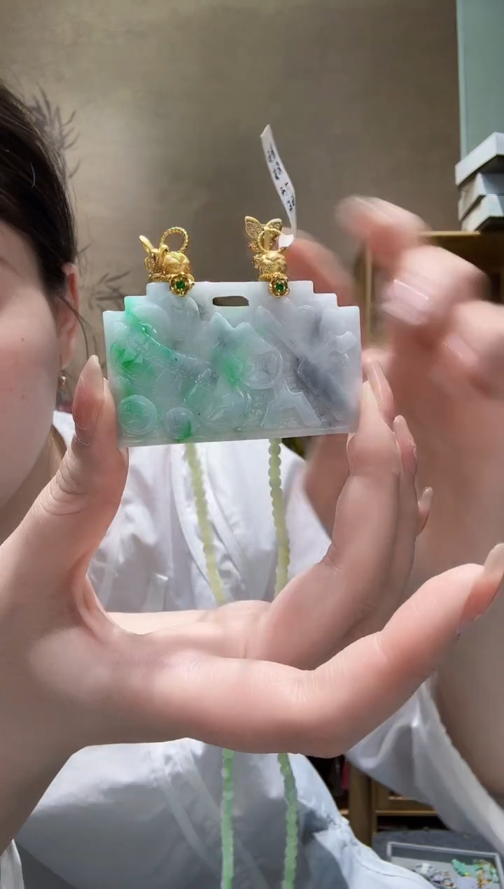 翡翠未镶嵌颈饰吊坠