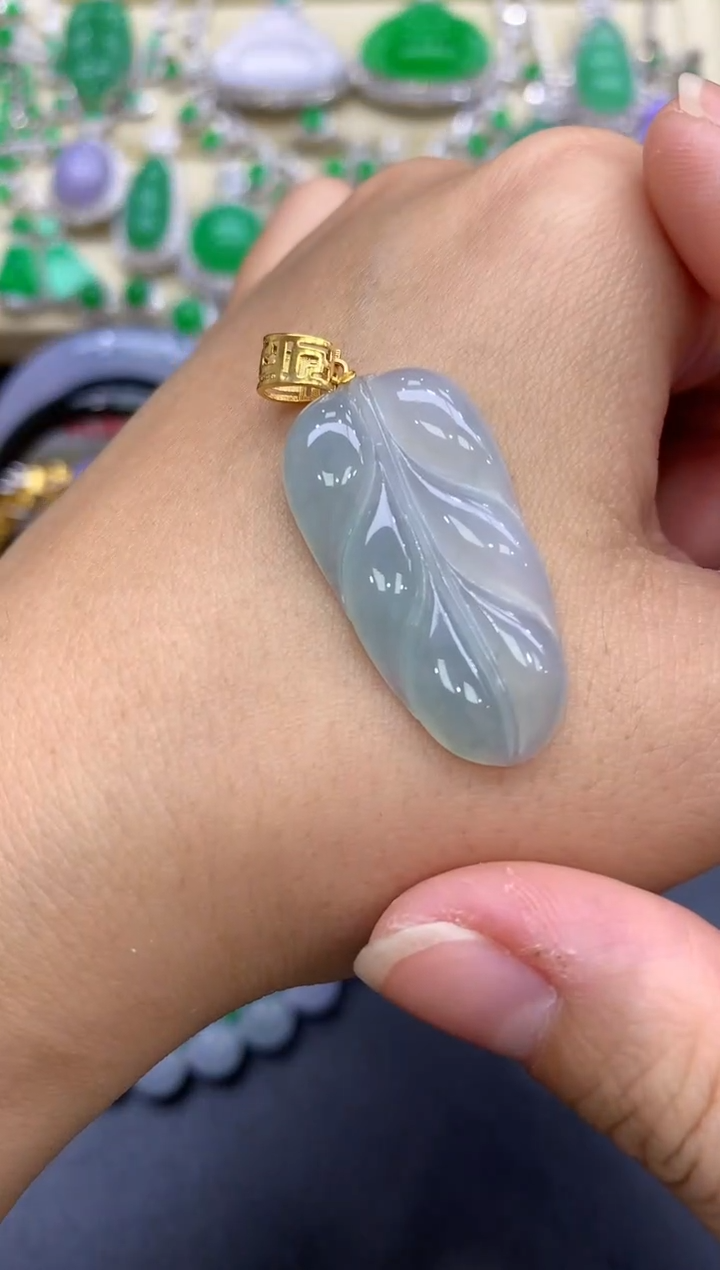 颈饰18K金镶嵌翡翠23-中国好珍宝