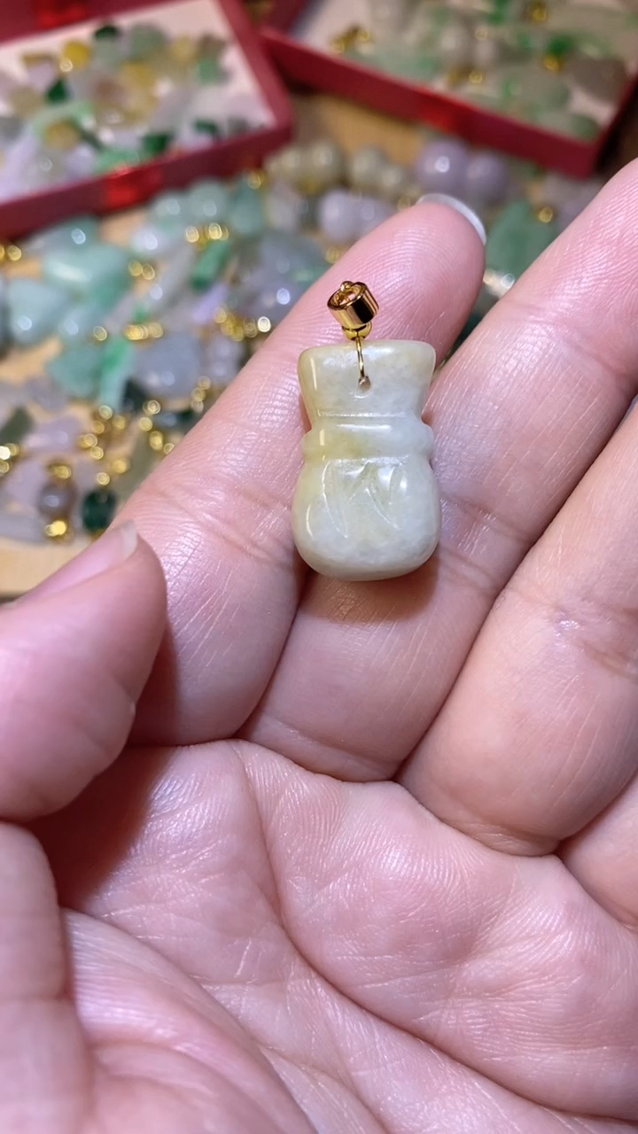 【闪购商品】翡翠颈饰未镶嵌/35343435