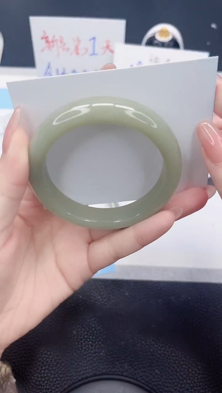 未镶嵌手镯石英质玉11-56.7