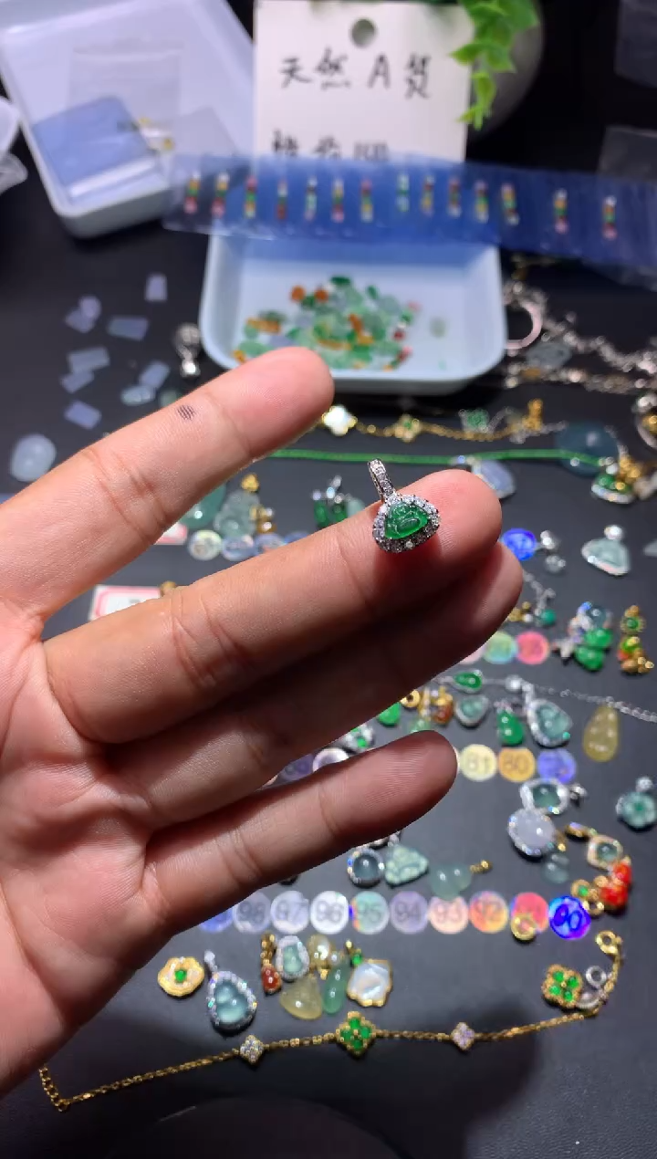 吊坠(不含链)未镶嵌翡翠1