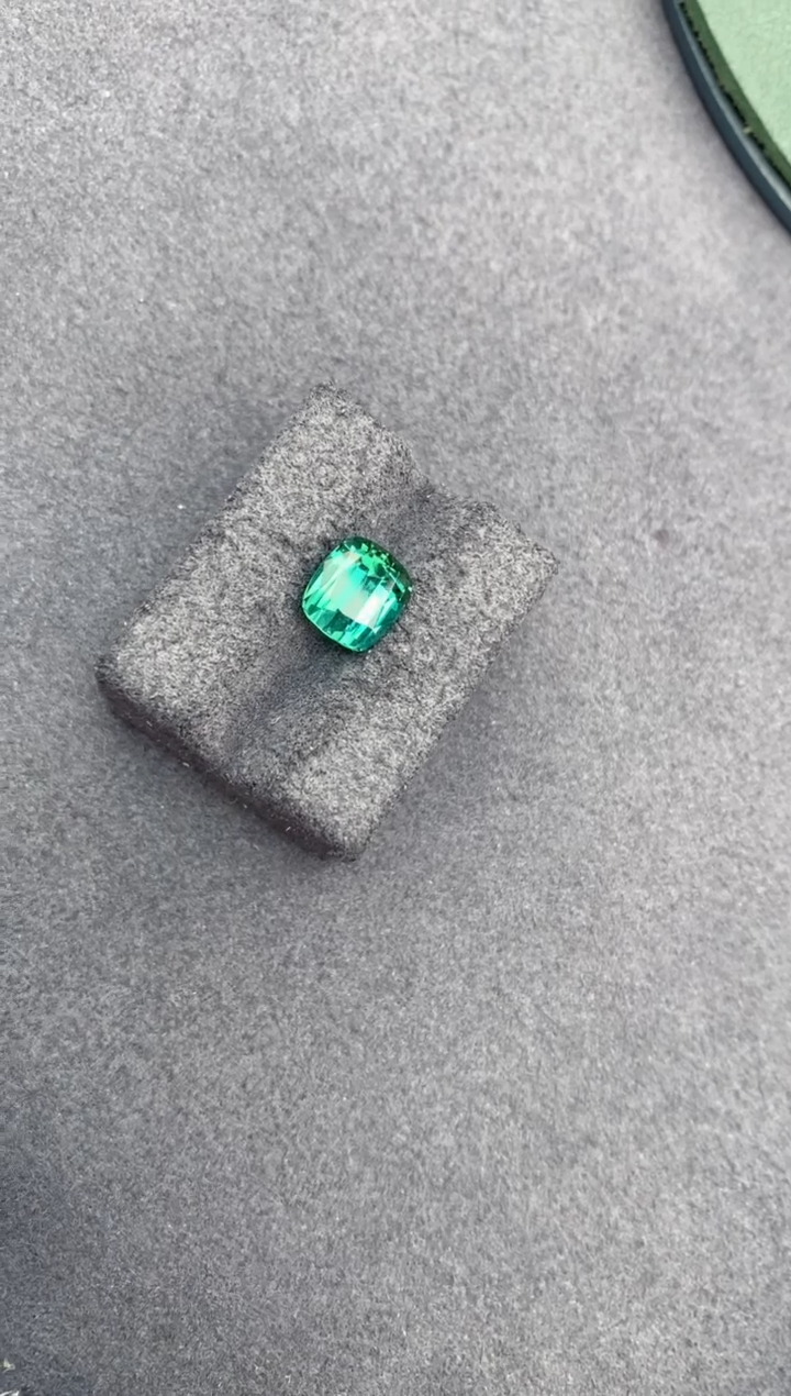 裸石未镶嵌碧玺2.5ct拉贡碧玺