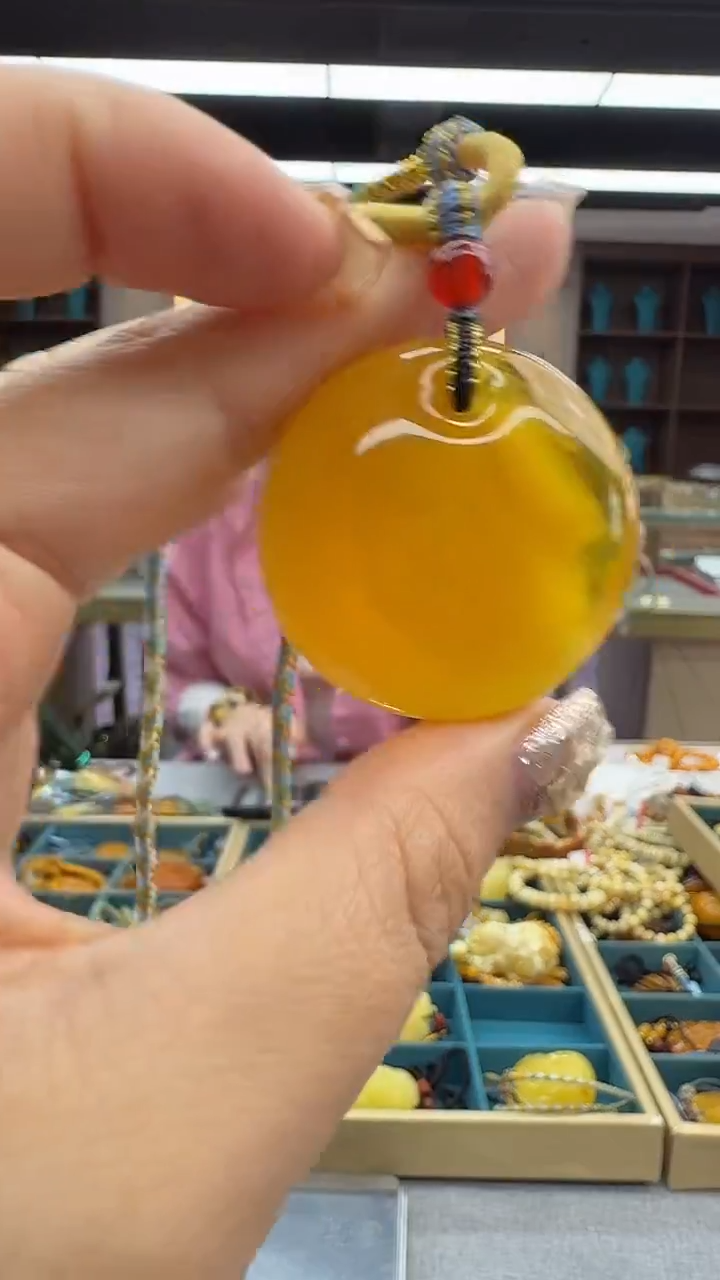 琥珀颈饰未镶嵌139秒拍号 假一罚三 