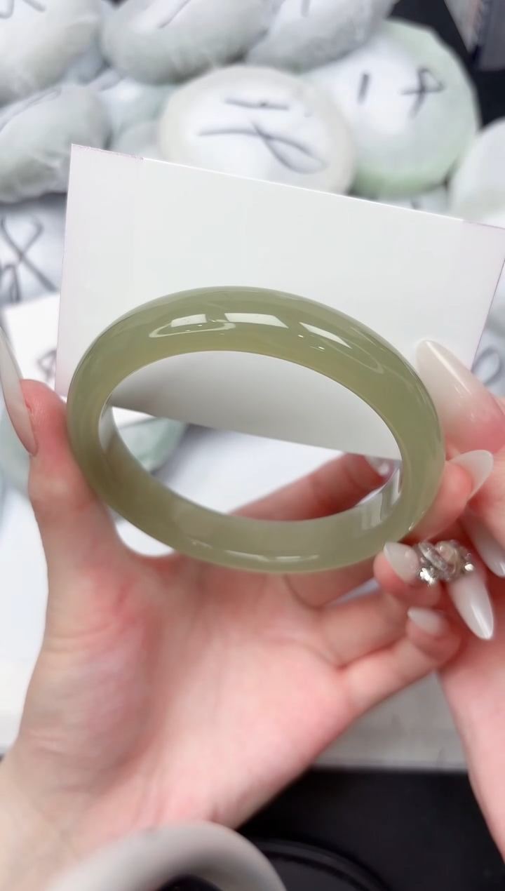 未镶嵌手镯石英质玉108-65