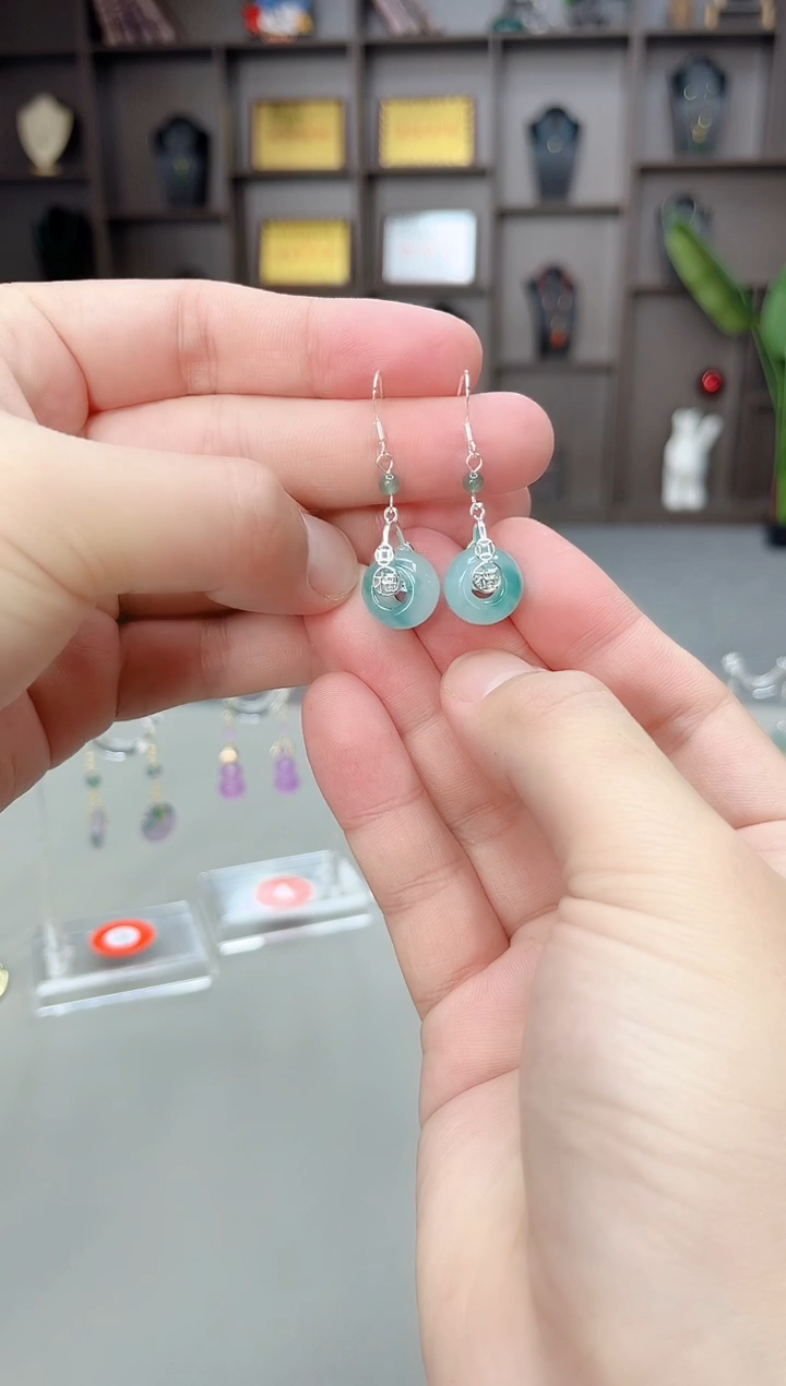 未镶嵌石英质玉（天山翠）耳饰721000