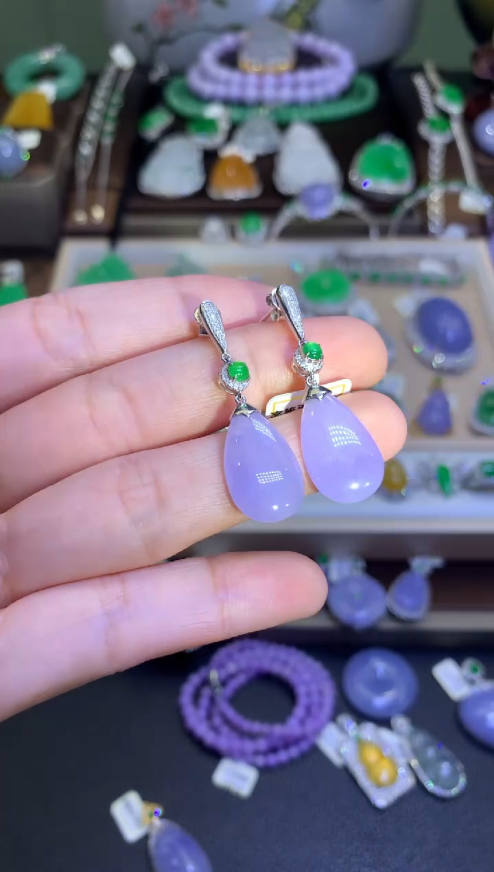 翡翠18K金镶嵌颈饰翡翠A货