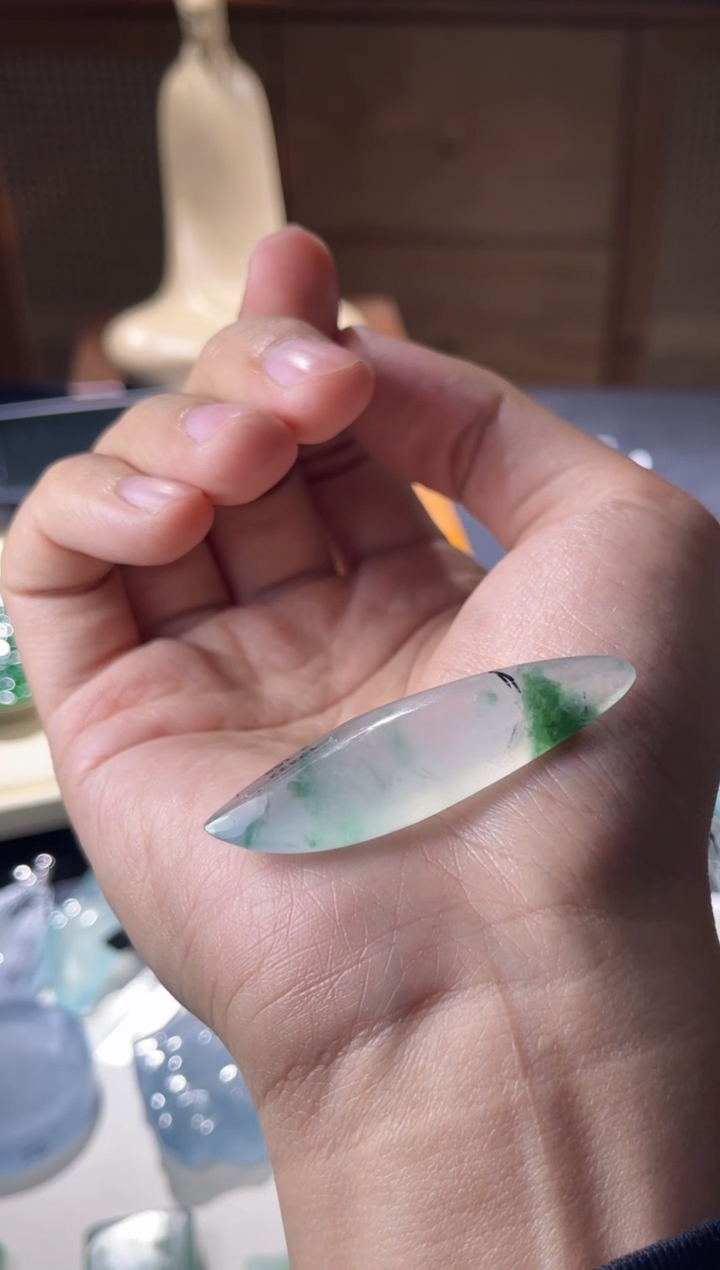 【闪购商品】定制翡翠未镶嵌佳佳翡翠飘花毛料包工包料