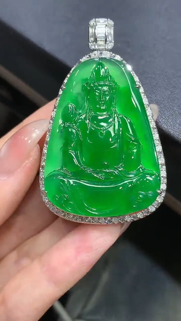 【闪购商品】翡翠吊坠(不含链)18K金镶嵌33团购