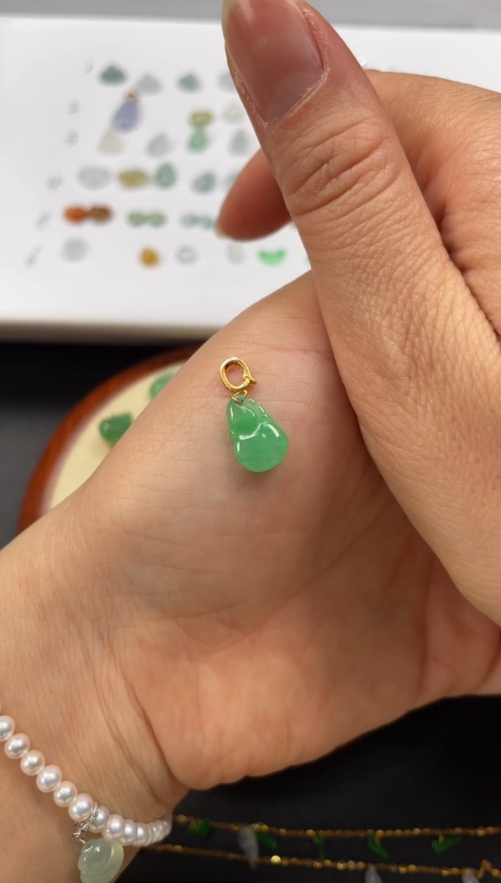 吊坠(不含链)18K金镶嵌翡翠一个JK630