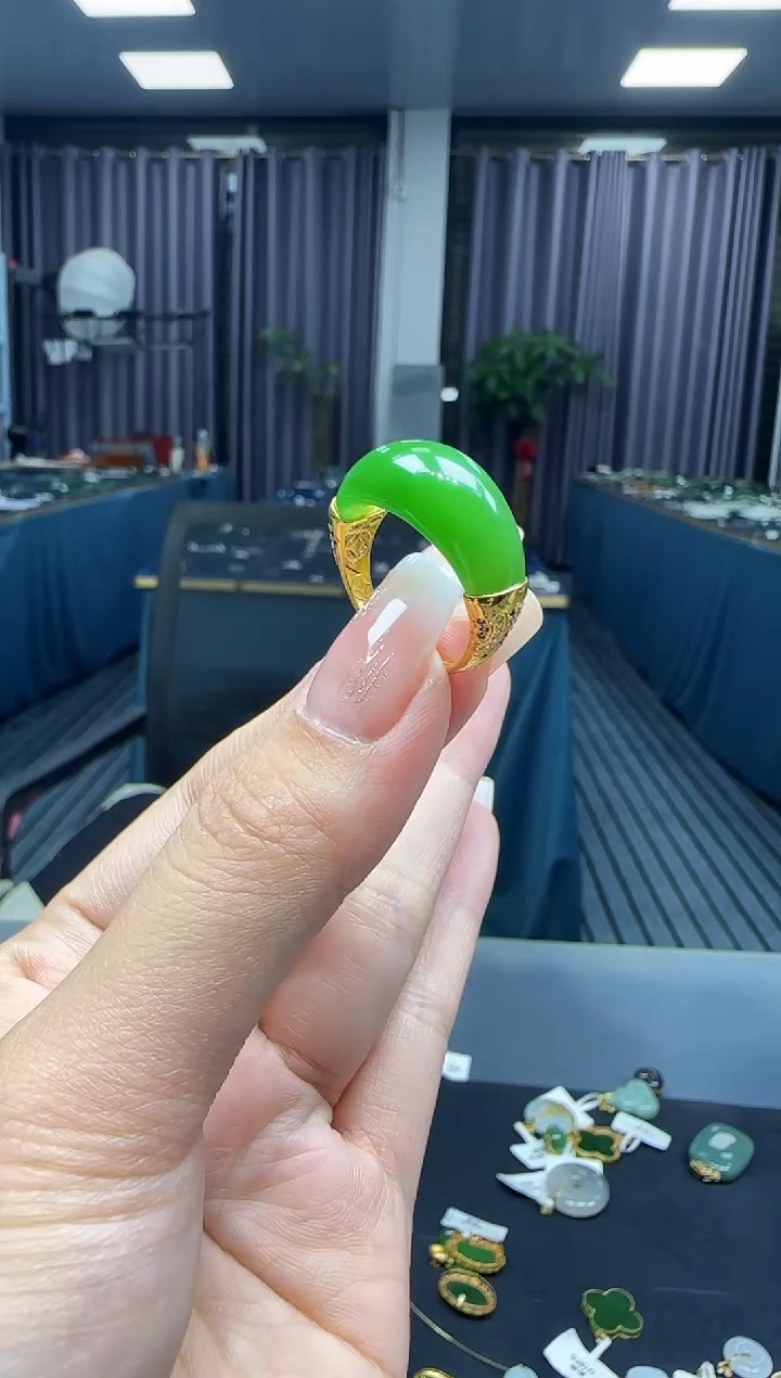 和田玉戒指18K金镶嵌1