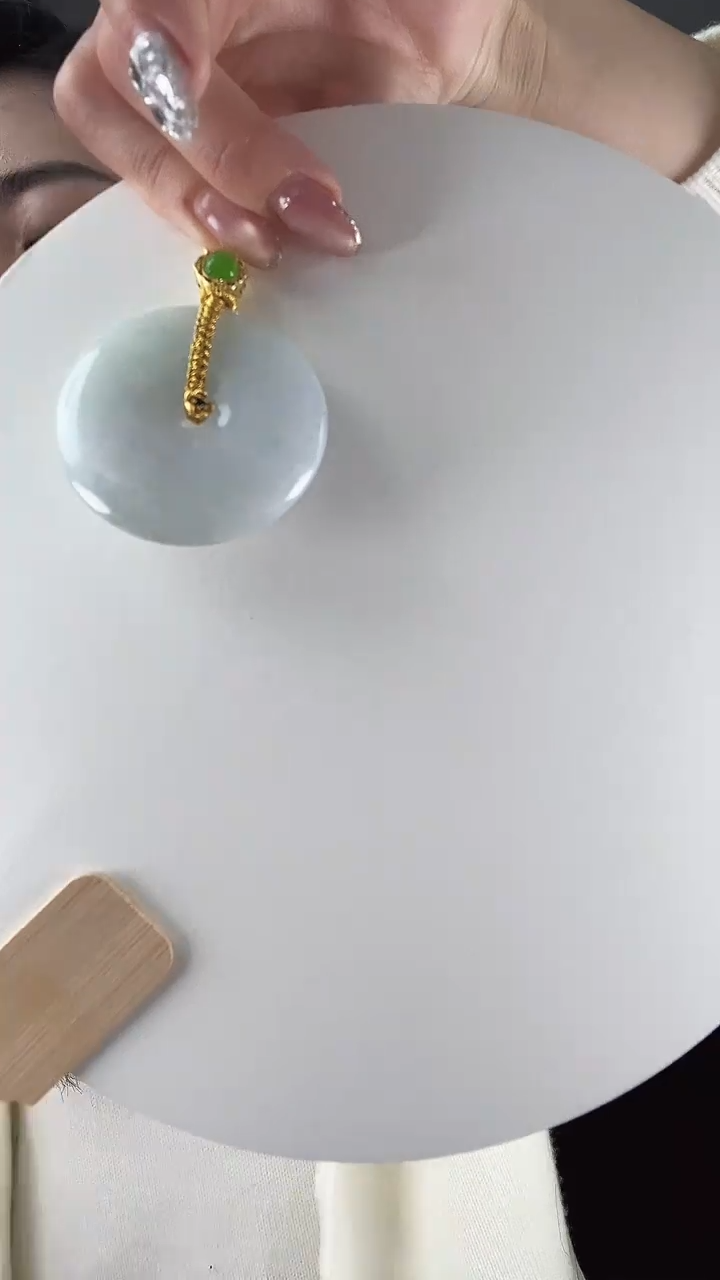 【闪购商品】翡翠颈饰未镶嵌平安扣