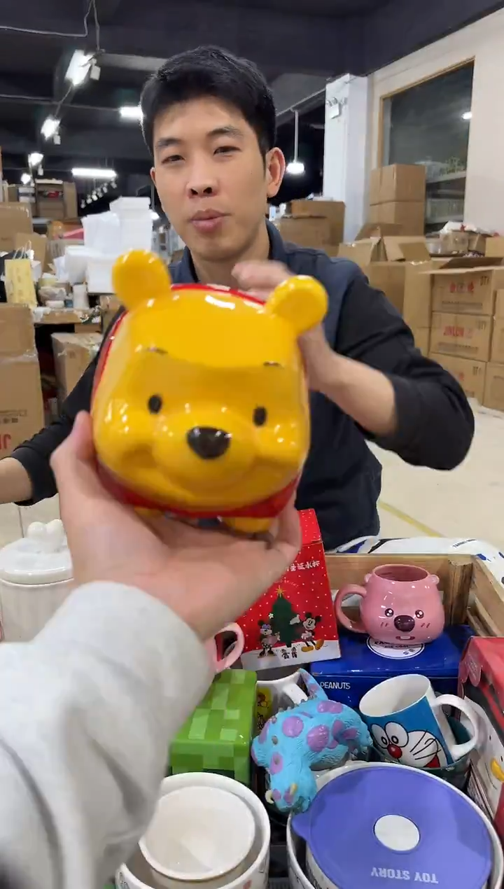 瓷片维尼猪猪钱罐