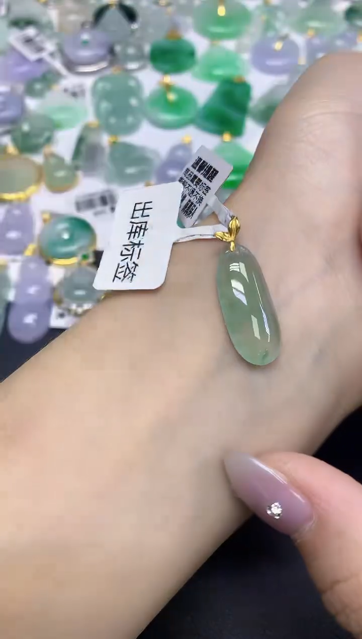 颈饰18K金镶嵌翡翠天然缅甸翡翠A货百元以上9元证书费自理