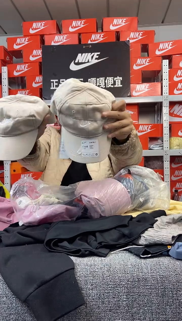 035编码 瑕疵直播间过款 两个帽子