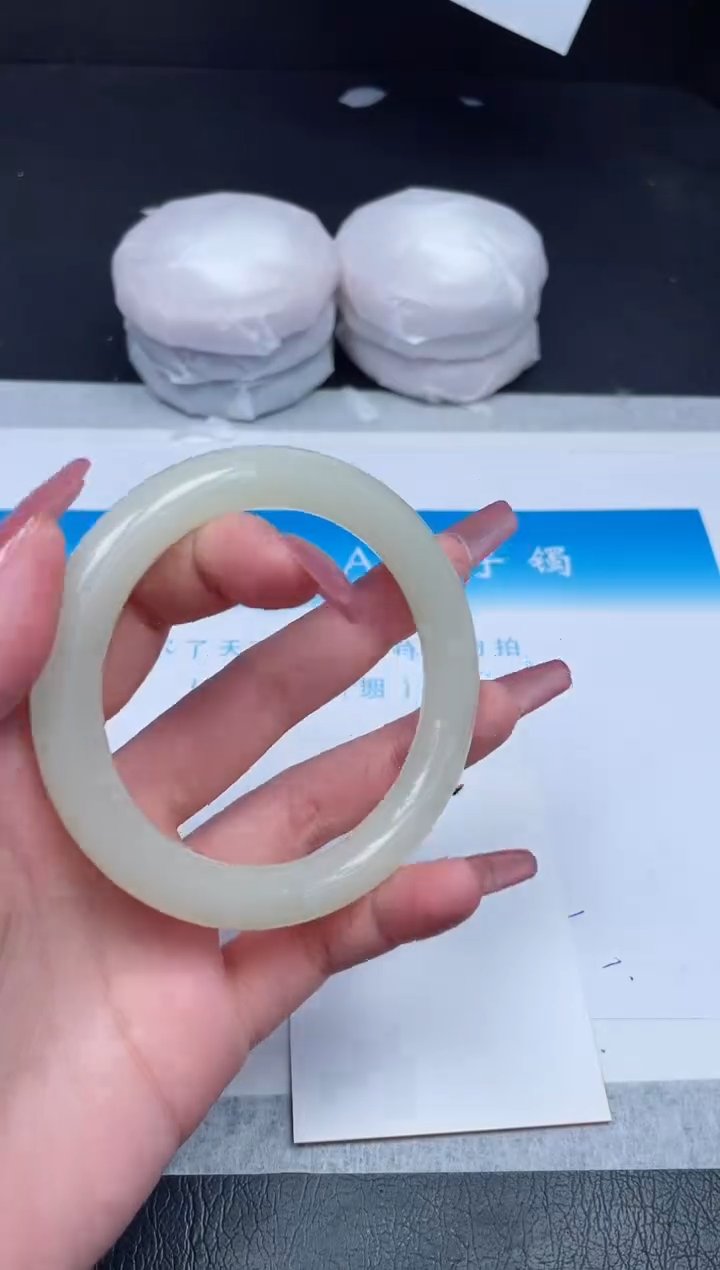 【闪购商品】石英质玉手镯未镶嵌912-60