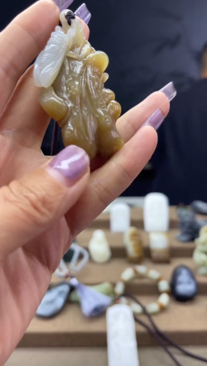 颈饰未镶嵌和田玉1