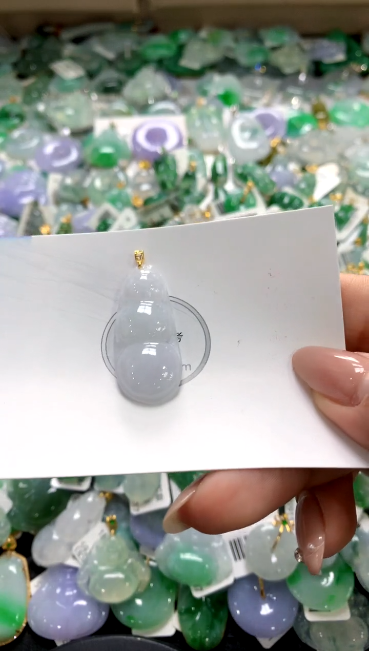 颈饰18K金镶嵌翡翠1111111111111111